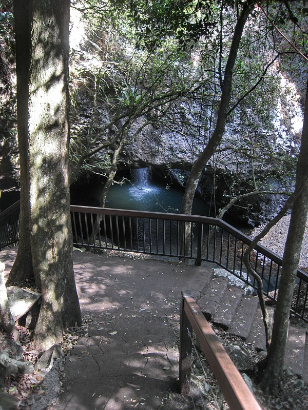 2009-11-06 22-05-23_4.jpg - "Natural Bridge"